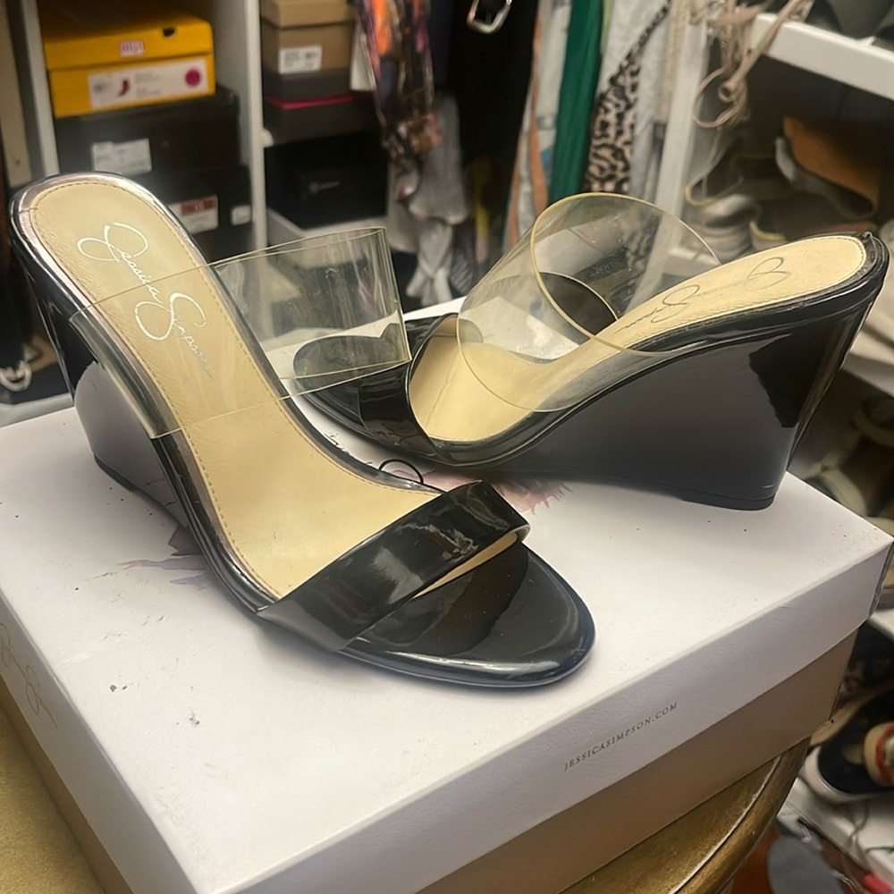 Slip on wedge